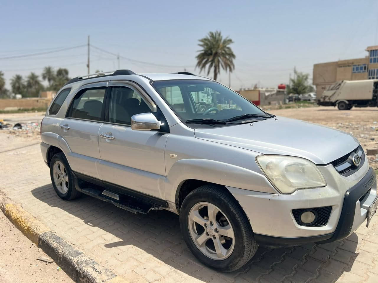 للبيع kia سبورتج
موديل: 2010 خليجي

رقم : انبار ب اسمي تحويل ثاني يوم ♻️

مكينه وكير: كفالة برغي مملعوب بيها ✅

ضرر السيارة: جاملغ الخلفي جهة الصدر صبغ فقط فقط لا دواخل ولا ايرباك ✅

مكينه: 2000cc دوش ✅

مكان السياره : بغداد الدورة 

رقم الهاتف: *********** متوفر واتساب واتصال 

السياره خير من الله مايوم وكفتني بشارع ولا بيها اي مشكله على إيد جناي سبورتج مناقصها اي شي
