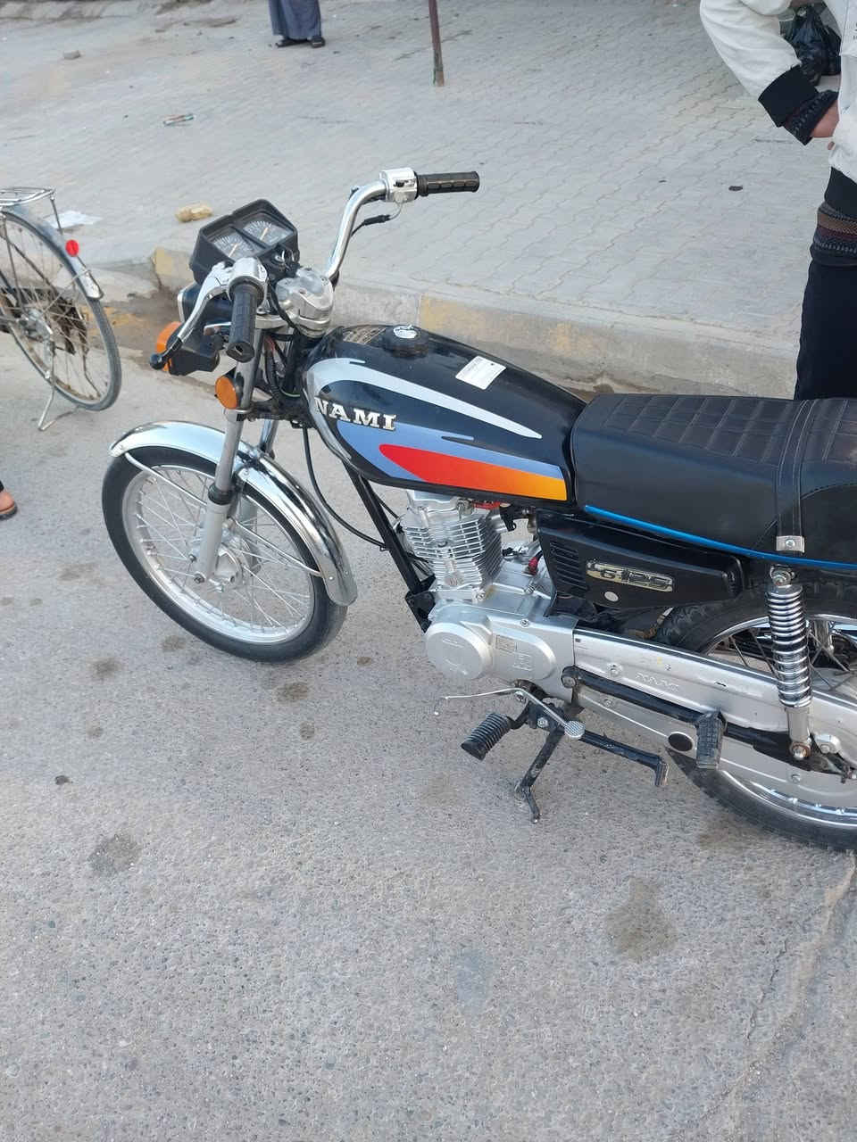 4 كير موديل 23  مكفوله 
أوراقه ضايعه 
مكينه مامفتوحه الدراجه أحله من الصوره
المكان قظاء الحي 
***********
