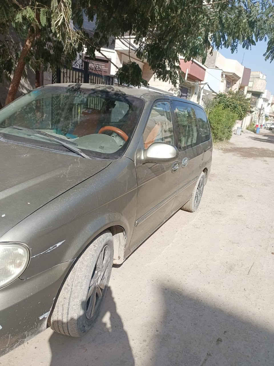 السلام عليكم كيا سيدونا 2004 رقم بغداد انكليزي سنوية ل2029 محرك V6 حجم 3300 مكينه كير جديده  سيارة مصبوغه عام وبيه ملاحظات بسيطه سعر 65 وبيها مجال للاستفسار خاص او *********** مكان سيارة كربلاء
