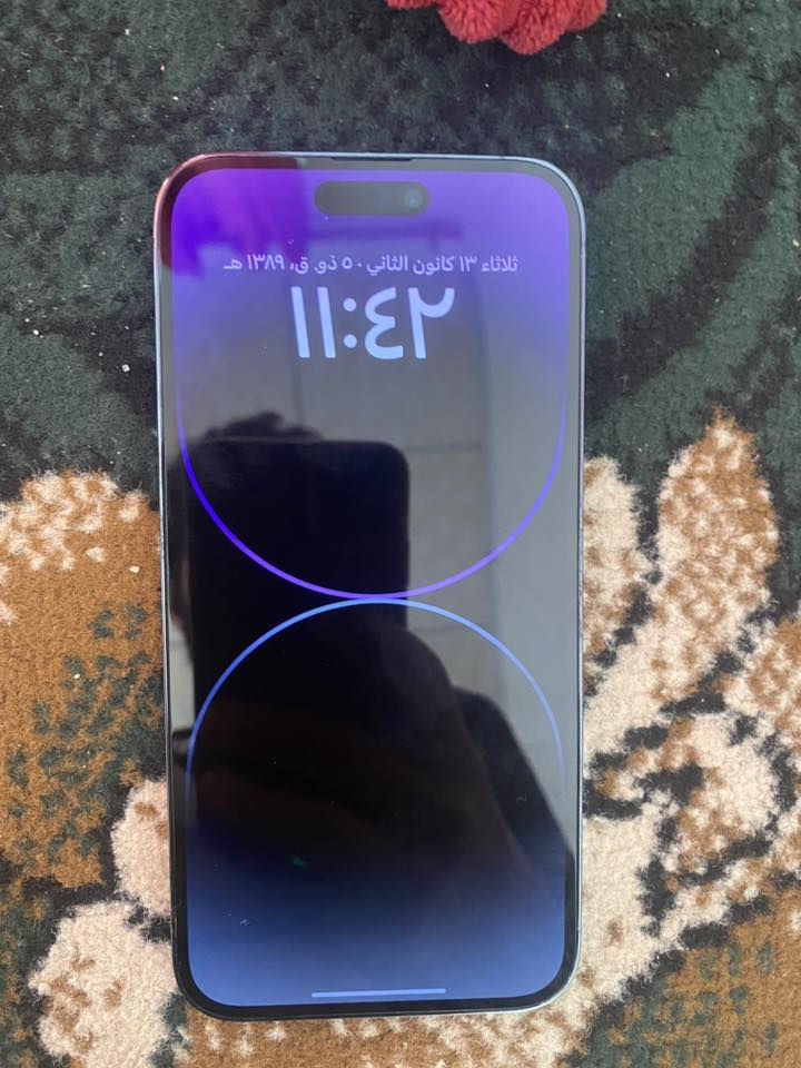 ايفون 14برو ماكس كلش جديد زلق ما بي ذاكره 256 بطاريه معلايه 100الجهاز ما مفتوح  سعر 950 /***********
