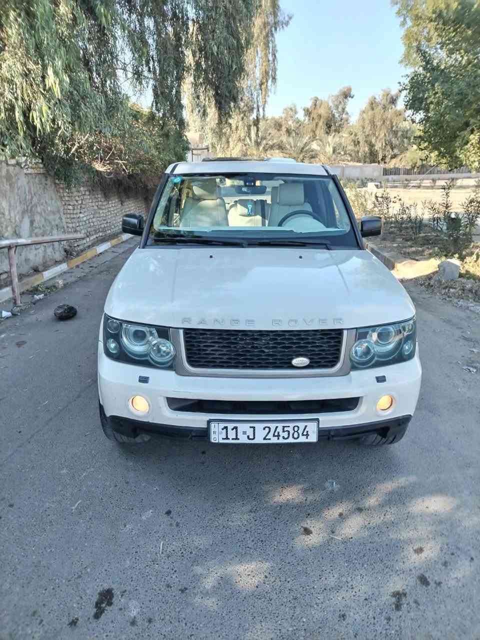 السلام عليكم للبيع موديل 7محدثة 13خليجي كفالة عامة محرك وكير المرغوب مكفولات حدادية جديد مواصفات المعروفة السيارة متعوب عليه بغداد المحموديه ***********
