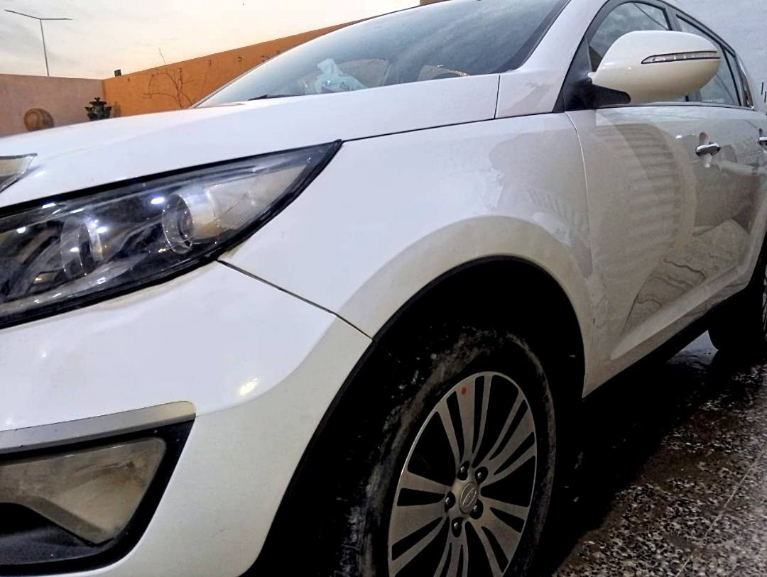 كيا سبورتج 2011 خليجي فول مواصفات رقم بغداد الدولي مري شفط مع الأشاير فتحة سقف بانوراما مكينة 2000 حساسات خلفي كاميرة وشاشة و تحكمات ستيرن لدأت بالمازادات جاهزة من كلشي مابيه نقص بيه بمكانين صبغ بدون دواخل السعر 128.  وبيه مجال للاتصال ***********. المكان بغداد الدورة والشراي يتصل فقط
