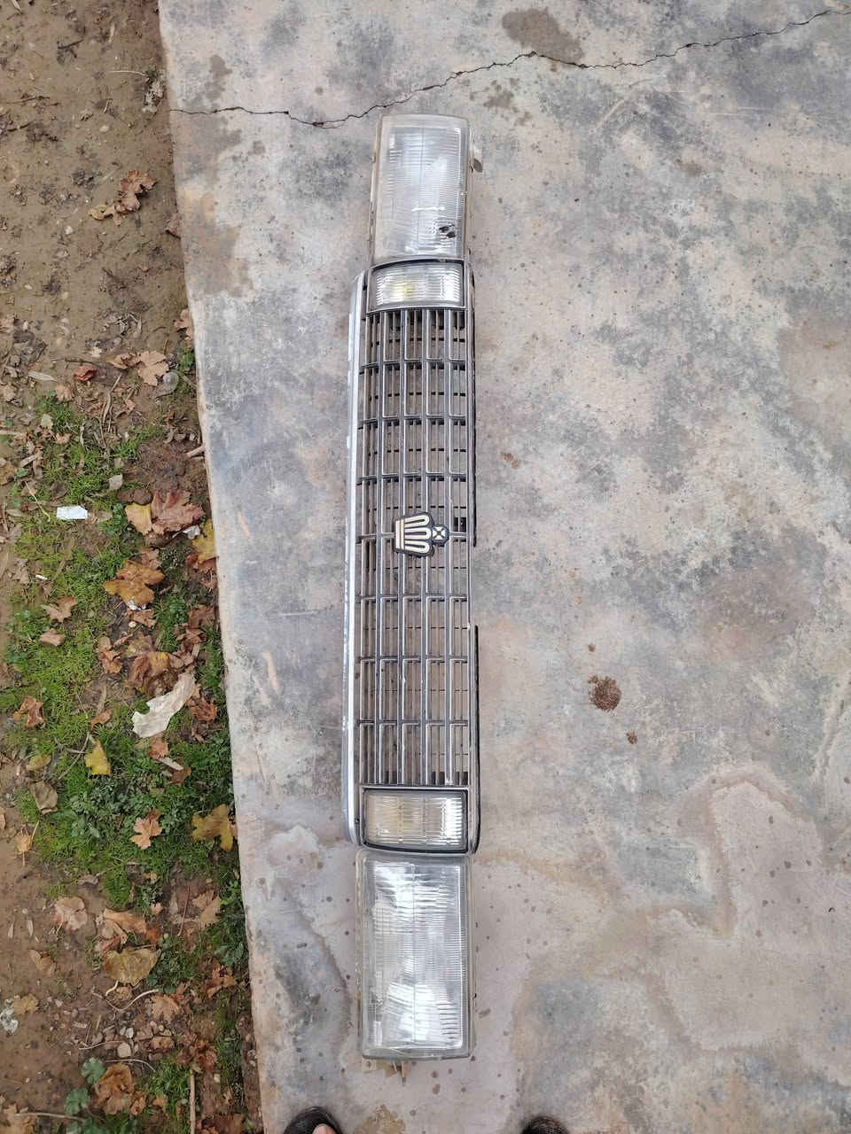 سلام عليكم
اخوان عندي هاي الغراض محرك بدون ضفيره بس عقل +تخم تايرات هنه والوياله + تانكي بانزين + كاردن + اكسل + لويات + شباك + راديتر ابيع شلع ويه المحرك 2500 سته بساتم بدون كير بسعر ٧ ارواق
***********
