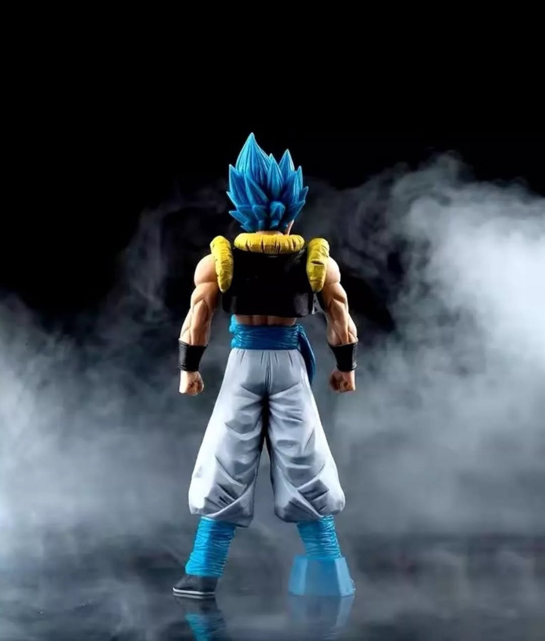 المجسم: مجسم لشخصية جوجيتا (Gogeta) من سلسلة دراغون بول.الطراز: يتميز بتفاصيل معقدة من سلسلة "Grandista Resolution of Soldiers".الحجم: يبلغ طول المجسم حوالي 30-31 سم (تقريباً 12 بوصة).المادة: مصنوع من بلاستيك PVC عالي الجودة.


**إذا كنت صاحب هذا الإعلان وتريد حذفه لأي سبب، رجاءا أرسل رسالة إلى الدعم الفني**