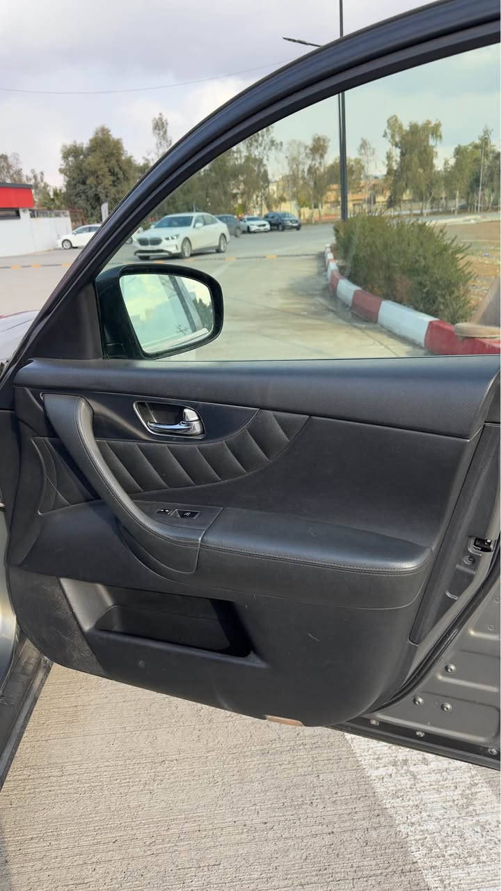 السلام عليكم انفنتي fx35رقم اربيل مودي2010وارد امريكي جايه بدون اي ضرر بس صار بيها بل عراق نص باب خلف السكن ونص جاملغ صبغ  كير ومكينه وصدر بشرط  السعر 115 الموقع اربيل *********** أربيل, العراق
