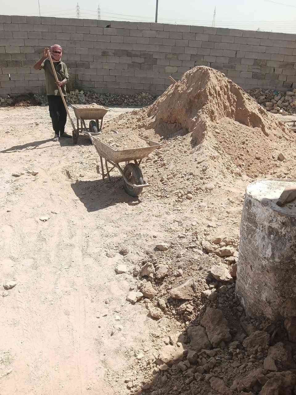 🚧 كادر عمل متكامل لجميع أعمال البناء والإعمار 🏗️

✅ سيراميك بجميع أنواعه وإتقان عالي.
✅ لباخ (لياسة) وتشطيبات ممتازة.
✅  بناء بلوك وطابوك 
✅ تعديل وتسوية الأرضيات.
✅ تطليع وترحيل التراب.
✅ فرش السبيس باحترافية.
✅ صب الأرضيات.
✅ حدل الأرضية بواسطة القفاز والحدالة للحصول على أفضل استواء وجودة.

💯 شغل نظيف • سرعة بالإنجاز • أسعار مناسبة • التزام بالمواعيد.

📞 للحجز والاستفسار راسلنا أو اتصل بنا، والكادر جاهز للعمل في جميع المناطق.

للتواصل والاستفسار ماعليك بس تتصل
***********
‏‪***********‬‏

