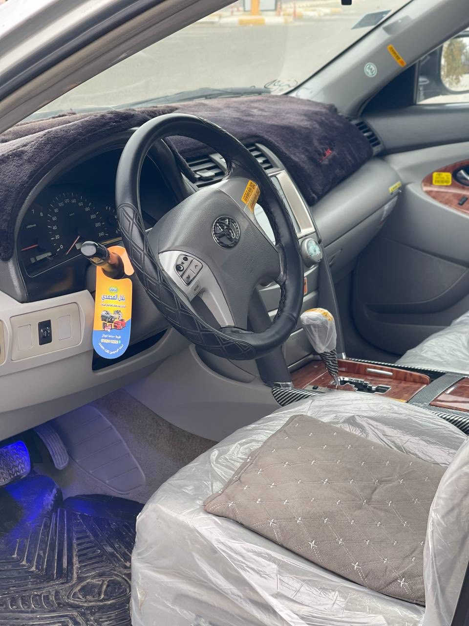 السلام وعليكم للبيع كامري خليجي موديل7 موصفاتGLX عدا البرده الخلفيه 
ملاحظه : (كلشي كاتب تفاصيل كامله+ اقره يلا تتصل مو دكلي هم شبيه كلشي كاتب)
السيارة محزم + تبديل جدر السبير فقط من جوه مكفوله شواصي لغود قماره مملعوب بيهن اكفله من تجيه وگلبه 
السيارة جاهزه من اي نقص من ايدي لشارع 
محرك: مكفول من تنقيص وتبخير وناعم كلش مابي عيب 
كير : مكفول مابي اي عيب الحمدلله
كهربائيات السيارة شغاله كله مملعوب بيهن تبريد تدفئه شغاله صدر امامي خلفي جاهز تايرات كذلك سيارة مابيه نقص زنون شمسي اصفر سيارة ناعمه كلش
لاتصال/***********
السعر/83وبي مجال👌
