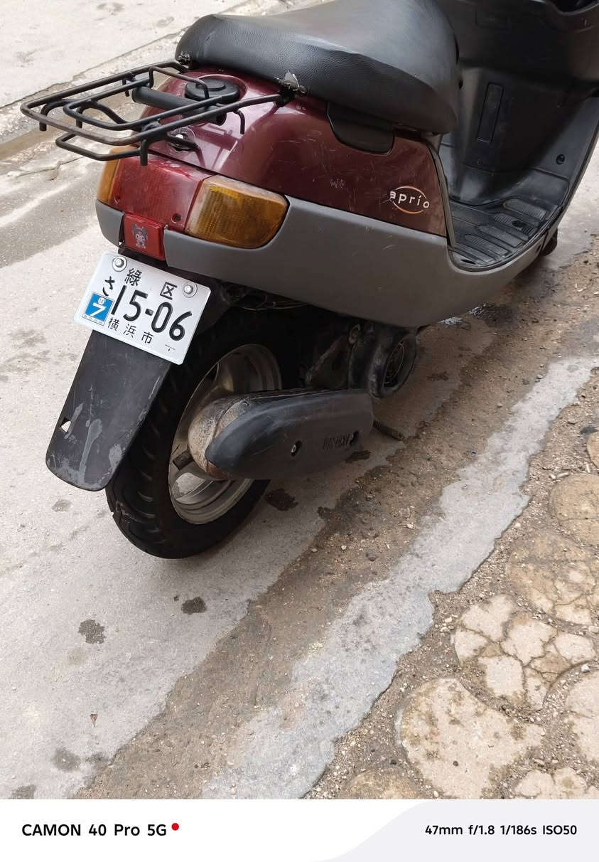 سلام عليكم بطه 2003 للبيع مفتوحة نضيفه دبل اشاره بك لايتات هورن كامله سرعه زبانزين كله شغال كهربائياتها كله بلادي للبيع الرقم ***********
