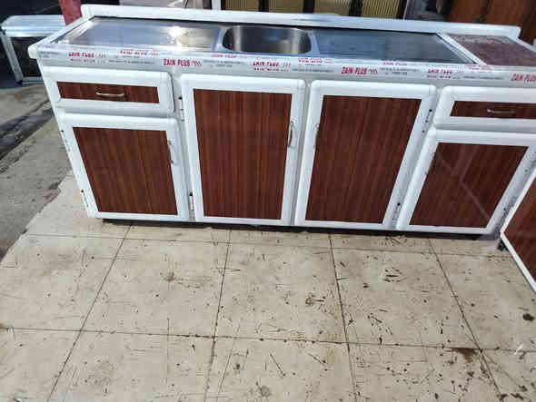 للبيع كونتر ارضى ملحق مترين نص  نضيف فول سنك مترين نضيف سعر ٣٠٠ بي مجال *********** اسيا *********** مكان رشيديه
