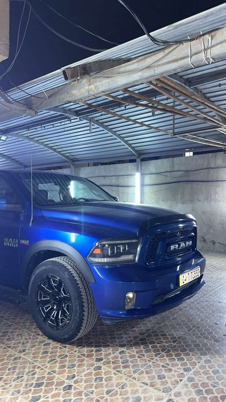 السلام عليكم 
دوج رام 2018
فئه سبورت 
باب طويل بدي قصير المرغوب 
فول مواصفات عدا الفتحه 
كشنات تدفئه 
ستيرن تدفئه 
شاشه جبيره تدعم نضام كار بلي 
كشنات جلد 
مثبت سرعه
تشغيل عن بعد
كشن كهربائي
وباقي المواصفات المعروفه السياره فئه السبورت معروفه مواصفاته
شادله دوسات مال ريبل
لايت ايل اي دي ترحيب واشارع
عالي ناصي زننون 
غطه بدي جديد شاده
تخم ويل كب وتاير جديد 
السياره حادثه جاملغ وبنيد بدون ايرباك وبيه تعديل بل شاصي خفيف الشراي يتصل وافهمه على السياره بل تفصيل الكامل 

قرب مدارس الباشق العربي 
سعر السياره ( 215 ) وبيه مجال شي بصيط 
ماشيه ( 105 ) الف كيلو 
*********** واتساب واتصال 
مكان السياره البصره المطيحه
