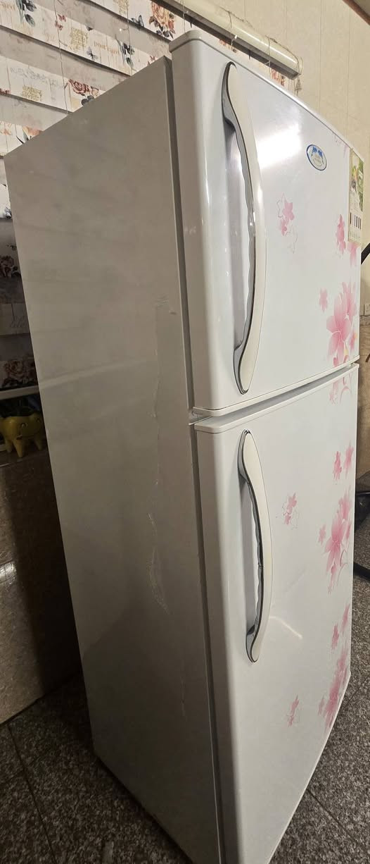 السلام عليكم
ثلاجة للبيع نوع دولفين نظافة ٩٠%
السعر ٣٠٠ وبيها مجال
***********
