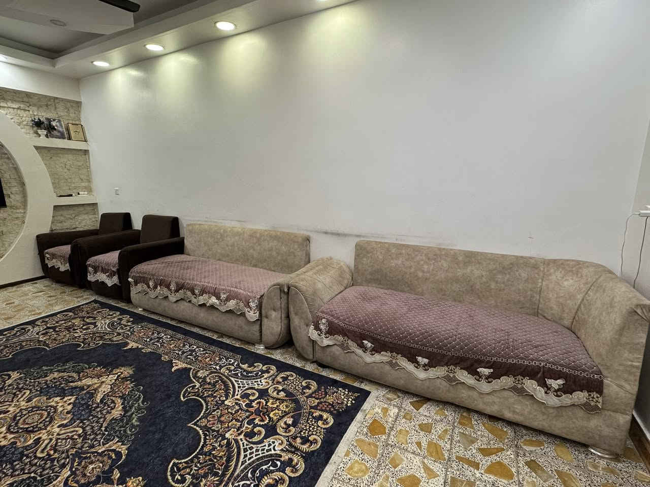 السلام عليكم غراض منزلية للبيع
طباخ  كريازي + تخم + كنتور 
عنوان بغداد مدينة الصدر
للاستفسار ***********
