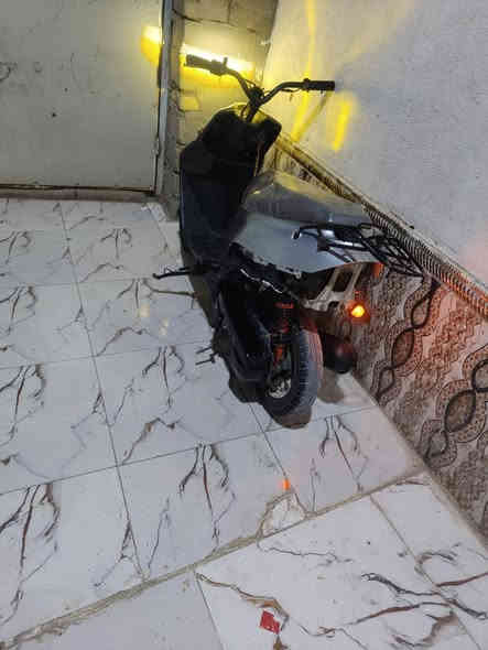 للبيع 9زروف دراجه نضيفه بمعنه الكلمه مكينه ناعمه الدراجه جاهزه السعر 150وبيه مجال قليل المكان القرنه الشرش للستفسار ***********
