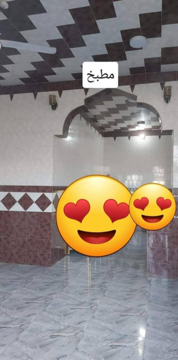 سلام عليكم بيت للبيع مكانه حي البكر الشرقي قرب مدرسه القاهره مقابيل جامع الرؤوف بناء حديث البيت مساحه٤٠٠ طابو صرف البيت مكون من 5 غرف نوم و مجمعات صحيه داخل وخارج وصالتين كبيره مطبخ حار وبارد كبير استقبال كبير 
الاستفسار اكثر الاتصال
***********
