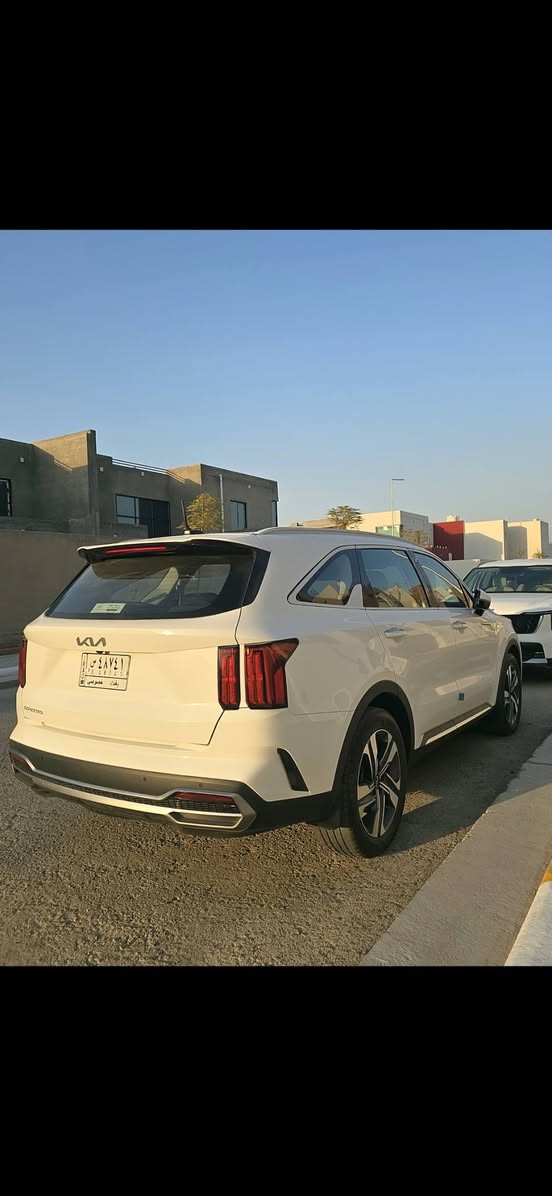 كيا سورينتو 2023 للبيع (مواصفات خليجي)

🔹 المحرك: 3.5 لتر V6
🔹 ناقل الحركة: أوتوماتيك
🔹 الممشى: 28,147 كم فقط
🔹 اللون: أبيض
🔹 الداخلية: شامواه (مغلف جلد + ارضية جلد)
🔹 عدد المقاعد: 7
🔹 اللوحة: بغداد (خصوصي)
🔹 الدهان: كلين تايتل

المواصفات: ✅ بصمة وتشغيل عن بُعد
✅ شاشة + Apple CarPlay
✅ شاحن لاسلكي
✅ رادار + مثبت سرعة
✅ حساسات أمامية وخلفية + كاميرا
✅ حساسات ضغط الإطارات
✅ مقاعد كهربائية
✅ مرايا جانبية كهربائية
✅ تحكم على المقود
✅ نظام ABS ومانع انزلاق
✅ فرامل إلكترونية
✅ حساس مطر
✅ نظام مانع سرقة
✅ LED أمامي
✅ مقاعد صف ثالث

📍 السيارة نظيفة وجاهزة للفحص. 💰 السعر: 31،000$ قابل للتفاوض. 📞 للاستفسار: ***********
