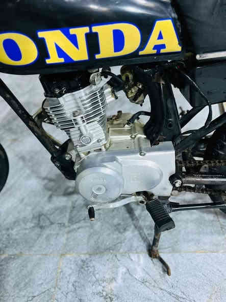 سلام عليكم
دراجه يراني محرك نامه شلامجه شاصي نامه 
دراجه ما عوزه برقي 
أدوات كفاله من السرقه 
الموقع ام قصر
السعر 450 وبيه مجال بصيط 
الاستفسار 
***********
