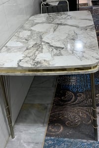 ميز • ٦ كراسي • حي الجهاد