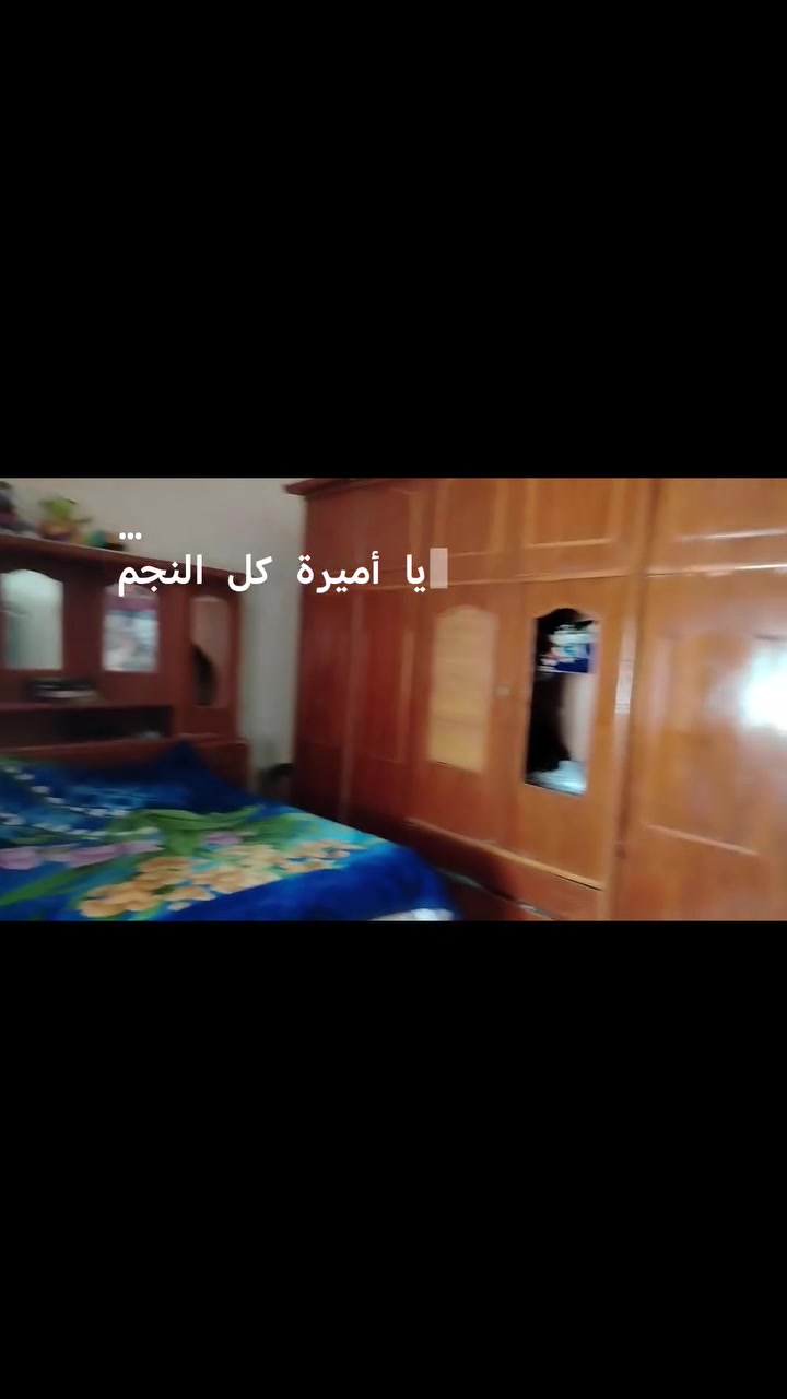 سلام عليكم  غرفه مستعمله يرادلها بس مرايات تلميع
كامله هيه ونواعم   مكان الوجهيه ***********

