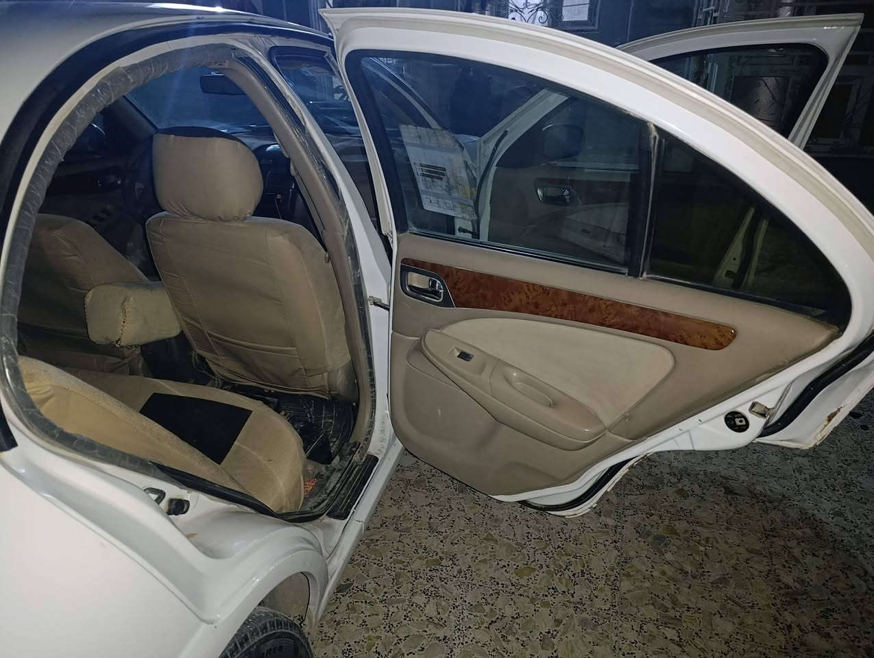 سني ٢٠٠٩ داخل بيجي
 * كير اوتوماتيك
 * محرك قبغ اسود المرغوب 
 * كير  محرك كفاله 
 *بيها ضرر الجاملغ الايمن وباب الايمن الباقي مكفول 
 *السعر 95 ورقه
للاستفسار ***********
