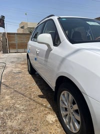 سياره البيع كيه كرنز 2010 سياره مكفوله من صبغ وضربه ملاحضه بسيطه بيها ...