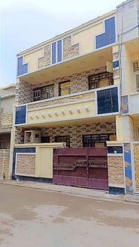 بسم الله ماشاء الله  دار للبيع  75م طابقين 4 غرف نوم  حي البساتين  شار...