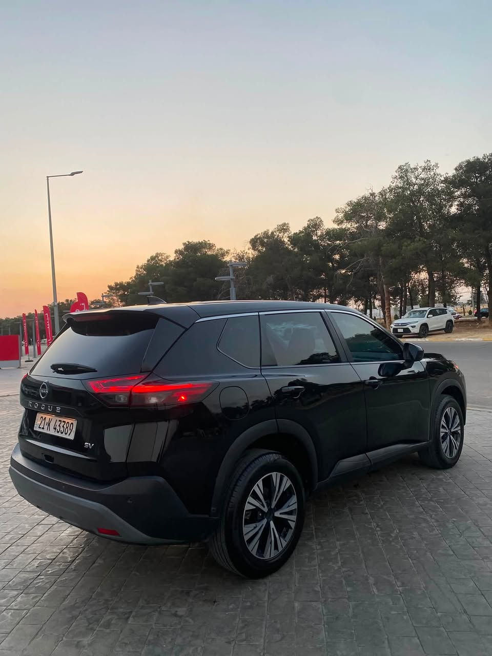 نيسان روگ موديل 2023 SV
سه نه وي تازه يه تا 2030 گيرو مه كينه ي به شه رت نه كراوه ته وه پيش و دواي كه پسه و ده عمي نيه ئه ر باكي هيجي نه ته قيوه دوو درگاي گوراوه به بيلاد  ناو درگايه كي كه مي بوياخي هه يه 
 گير شه فت و سوكان شاشه گه وره يه  ئاوينه راداره ته حه كوماتي كاملي سه ر سوكانه  كامل لايت زينونه ناوي زور جوان و تازه يه
ته نها ٢٠ هه زار روشتوه هيج مه سره فيكي تيا نيه 
سعري 127گه  لاو مه جاليكي كه م له سليمانيه
***********
***********
