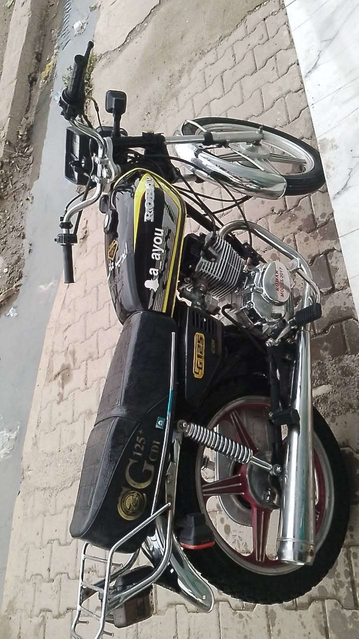 سلام عليكوم عندي هاي درجه لل بيع موديل 2017بس محدث إليه 2024 كله شغال نوعه روباره شرط محرك 5كير لاصرف ولا بخار مكاني كركوك فيلق سعر 375بي مجال قليل والي مو شراي لايكتب رجاء وتحياتي عله كروب ***********
