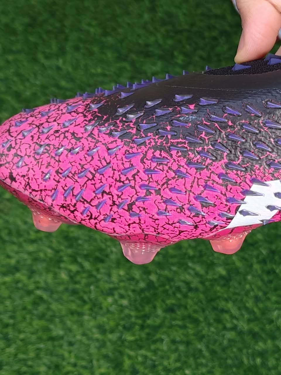 ستد اديداس بريدتور (شتيكن)
قياس 43 وثلث 
صناعة اندنوسي
السعر 30 الف

ترتان نايك اير زون 
قياس 44 
صناعة فيتنامي 
السعر 30 الف 

للتواصل خاص او عالرقم ***********
