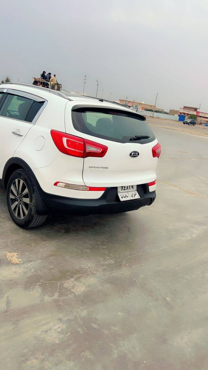 سبورتج   خليجي موديل 2011 سليمانيه موصفات سلايت روف مري شفط شاشه اندرويد تحكم ستيرن جهتين محرك وكير مكفولات والضرر موضح بلسونار  السعر 135$
مكان واسط الصويرة  اتصال او واتساب 
***********
