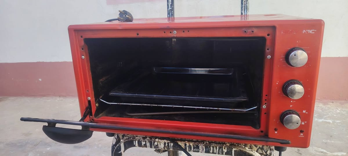 فرن كهربائي نظيف جدا/***********
