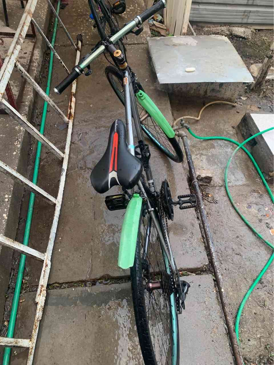 السلام عليكم بايسكل سي 700 نظيف وسريع بريكات كاملة مكينة ناعمة ونظيفة سعر 125 وبي مجال للطيبين خابر وتدلل رقم *********** مكاني بغداد سيدية بغداد, العراق
