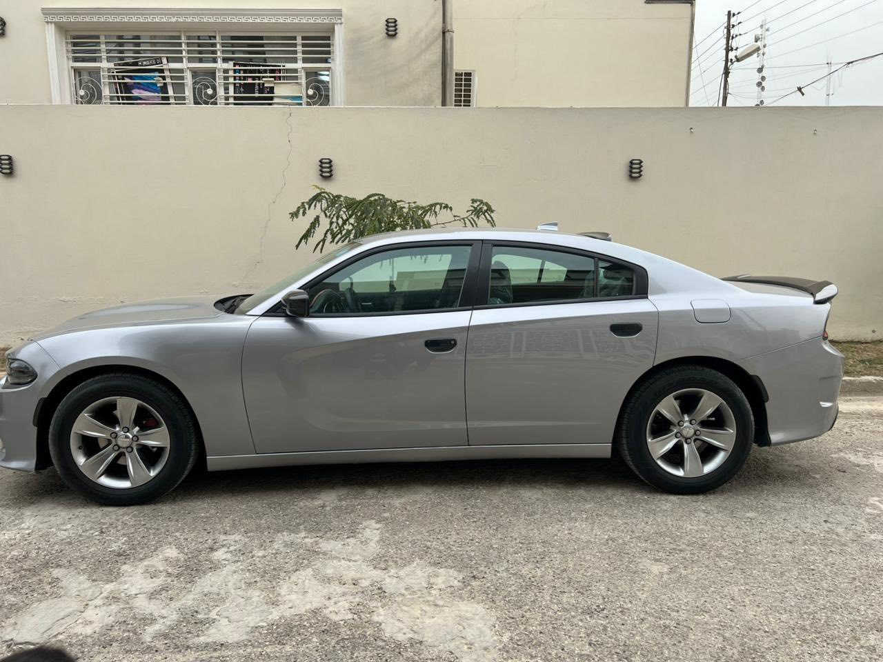 🌹السلام عليكم 🌹
بيع او مراوس باقل 
جارجر 2016 محرك 6 سلندر كله جديد مواصفات SXT  تخم تاير شاشه كبيره كامره ماشيه 100حادث جاملغ ايمن بدون دواخل مصبوغه قطع ابيع حزام حتى ماتعب المقابيل شرط الفحص رقم بغداد باسمي السعر 160💵وبيها مجال قليل
مكاني بغداد الكرخ 📍

☎️***********
