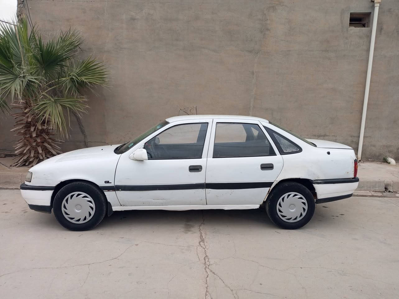 السلام عليكم اوبل فيكترا رقم بغداد الماني سنويه عظم عاج شرط الوكاله والتحويل حجم 18 موديل 91 سياره حلوه ما بيها كل نقص جاهزه من الدعاميه للدعاميه سياره صبغها كله بلادي ما عدا الهلالات والدوسات محرك كير صدر تايرات كله بشرط للبيع او المراوسه حسب القناعه
السعر26 وبيها مجال
العنوان كركوك
رقم الهاتف ***********
