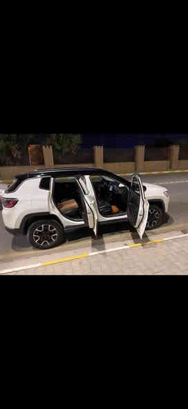 السلام عليكم….للبيع
#المركبة:جيب كومباس موديل 2020
الفئه:ترال هوك
#الكفاله:وارد امريكي نكفل الغرق والشاصي 
#الرقم: بغداد
#الضرر: الصور بالمنشور 

المواصفات

جيب كومباس اللون ابيض فئه ترال هوك 
محرك 4 سلندر 2400
لايتات اصفر مع كشافة دعاميه LED
السياره دفع رباعي
بانوراما 
بصمه للأبواب الاماميه مع بصمه للجنطه.
باب خلفي كهربائي شفط
السياره تشغيل عن بعد
ويل كب حجم 17  مع طقم تاير بحاله ممتازه جدآ
كاميرا خلفيه اصل دواره مع الستيرن 
غرفه السيارة جلد
تحكم كهربائي متكامل لمقعد السائق فقط
تحكم ستيرن جهتين بلوتوث وحاكية
كروس سرعه وتحكم صوت 
السياره 5 راكب مع تدفئه تبريد
شاشه دشبول كبيره لمجموعه من الايعازات
السياره ماشية 55000 حقيقي فقط 

 السعر 152ورقة
استفسار ***********
