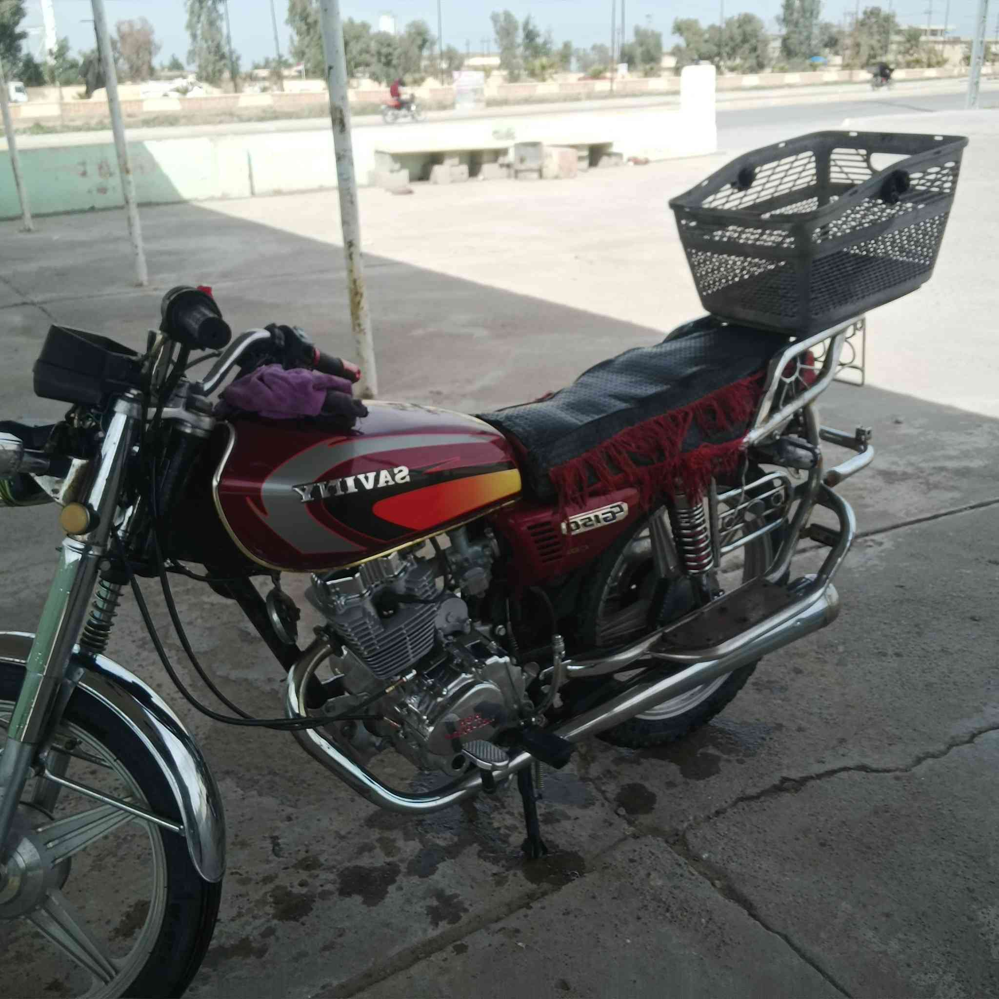 سلام عليكم دراجه بارت سوري 5كير  للبيع اي عيب ما بيه لا صرف ولا بخار شرط سلف شغال 
مفتوح دراجه حلوه نضيفه شراي تعال خاص سعر 380بي مجال


**إذا كنت صاحب هذا الإعلان وتريد حذفه لأي سبب، رجاءا أرسل رسالة إلى الدعم الفني**