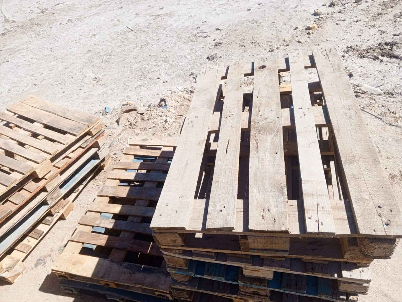 سكيبات للبيع. العدد 70
طول 80 والعرض 120
ناصريه مركز 
خالسعر 3ونص الوحده
الرقم. ***********
