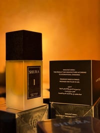 هذا العطر من أول رشة يخلي الكل يلتفت إلك. إذا تحب عطر يبقى بالذاكرة   ...
