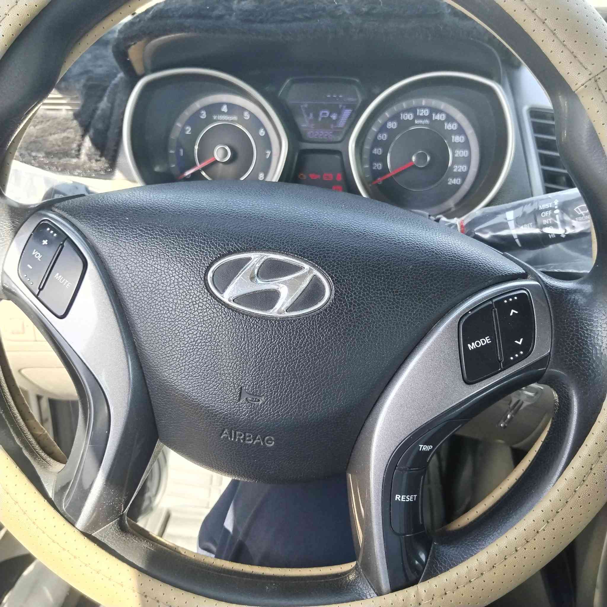 السلام عليكم ورحمة الله وبركاته للبيع رمضان مبارك عليك الشهر للبيع إلنترا خليجي موديل ٢٠١٥ مكينه ١٦٠٠ دوش ماشيه ١١٠ تبريد جديد السونار داخل *********** الصوربغدادالغزاليه السعر ١١٥ صبغ تكشيرة
