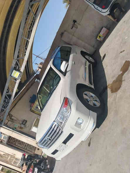 السلام عليكم لاندكروز ٢٠١٢ شركة جيهان محرك ٨ سلندر ٤٦٠٠ رقم بغداد تحويل مباشر سياره جديده وجاهزه من كلشي مابيه اي نقص ومكفوله من الصبغ بيه فقط شخط اصغير موضح بالصوره والسونار هم موجود السعر ٣٠٥ جوه السوك علما السياره بدون فتحه 
***********
