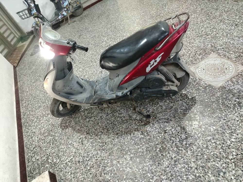 سلام عليكم ماكس قجمة نضيفة تشتغل هندر و سلف 
بوشة 55 مفتوحة مرة وحدة علمود البوشة 
نقصهة بس كفرات فقط فقط
مكاني ابو الخصيب يم حسينية داوود العاشور
رقمي *********** 
مستعجل علئ بيعهة البصرة, العراق
