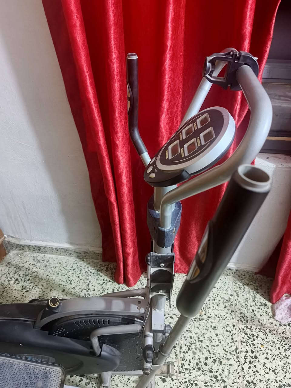 السلام عليكم مرخصه الادمت
عندي بايسكل للبيع مكاني بياع حي المعالف 
سعره ٥٠ قفل  *********** وشكرا
