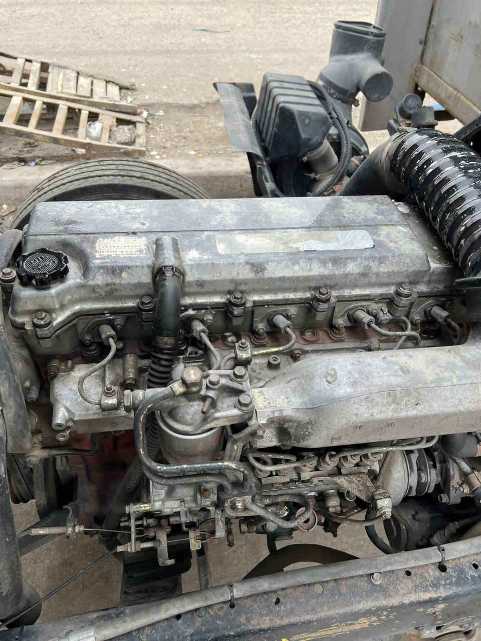 السلام  هينو طيرة لبيع موديل 91 محدثة انكر مكينة 80 عادي  مال انكر ستة وربع /بغداد *********** سعر 150 وبيهة مجال
