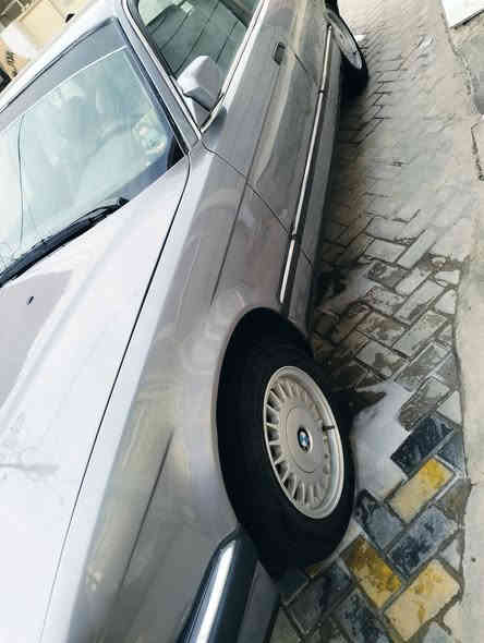 السلام عليكم 
بي ام للبيع موديل 1991 بسمي رقم دولي كير ومحرك خير من الله حدادية جاهزة مكاني بغداد مدينه الصدر للبيع أو مراوس حسب القناعه 
السعر 48 وبيها مجال 
***********
