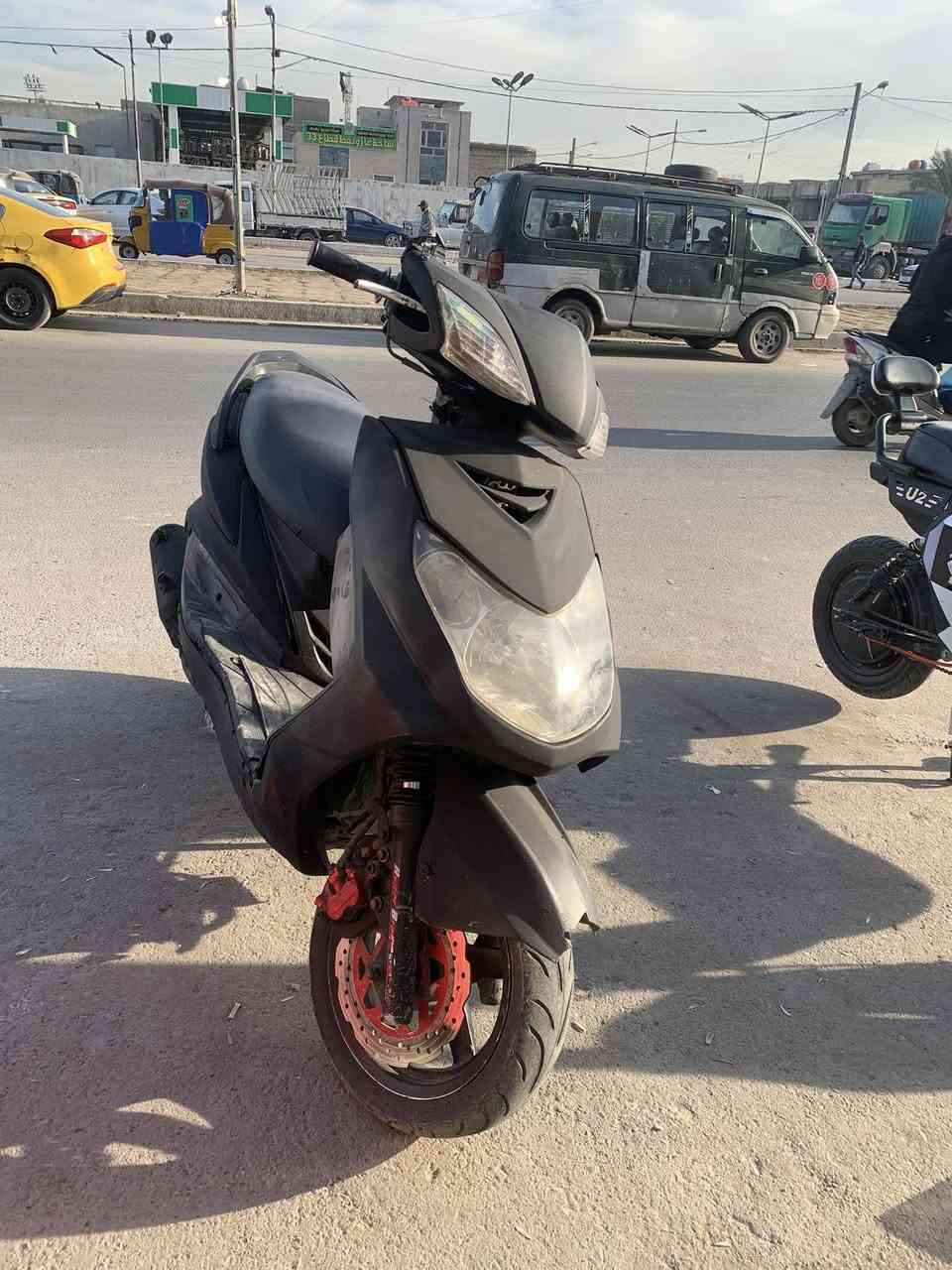 السلام عليكم سنكس فحل كوري لون طافي كابريتر نقصه سلف ونقوصات خفيفه السعر ٣٥٠ مكاني بغداد مدينه الصدر رقمي ***********
