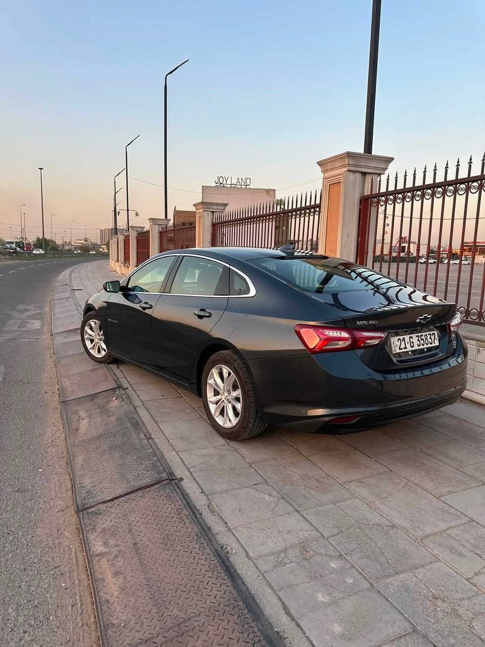 ماليبو 2020 كندي LT
حادثها جاملغ السايق فقط مطخوخ ومرشوش السيارة فقط هذا بيها صبغ باقي السيارة مكفولة ومرفوق السونار 
كير مكينة كلش حلوات تبريد ثلج 🧊 
تخم تاير جديد مناقصها كلشي 
السيارة ماشية 136KM
السعر :107 وبيها مجال 
رقم سليمانية بسمي 
مكاني بغداد حي الجامعة 
***********
