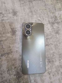 ريلمي C67 تخزين 256 كيكا رام 8+8 مع شاحنة فقط 135 الف 07815757885