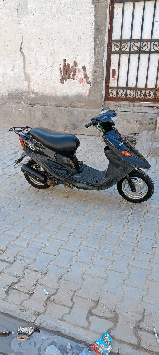 دراجه9زروف الدراجه مامفتوحه جديده نكره سلف وكلشي شغال بيه كهرباياته كله شغل المكان بصره تنومه السعر 400الشراي يجي خاص ***********
