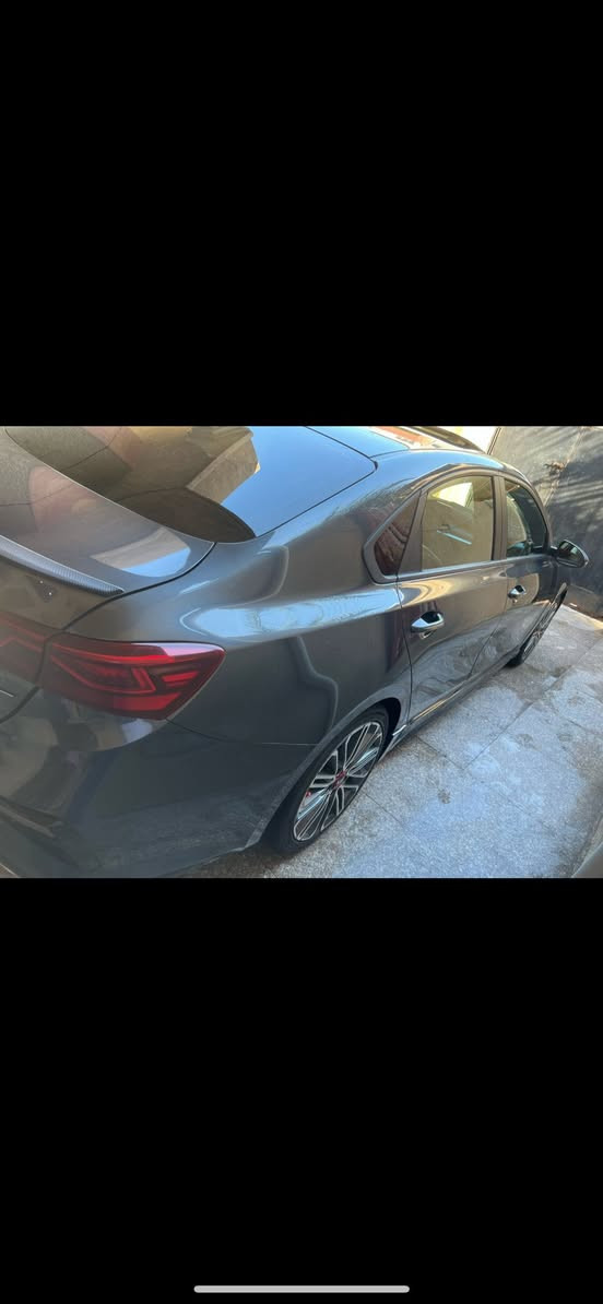 كيافورتي موديل 2021 رقم بغداد باسمي مكانها البصره كفاله عامه وصور الحادث بالمنشور للبيع او مراوس باحدث حسب القناعه السعر المطلوب 150 وبيها مجال ***********
