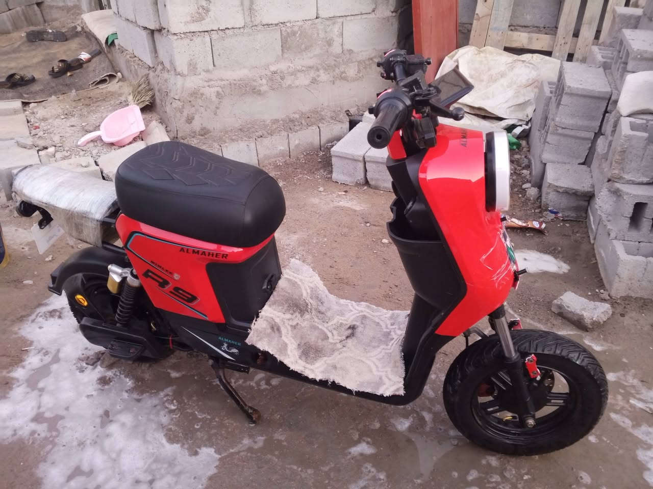 للبيع
مكاني القبلة قرب المدينة الرياضية 

***********
