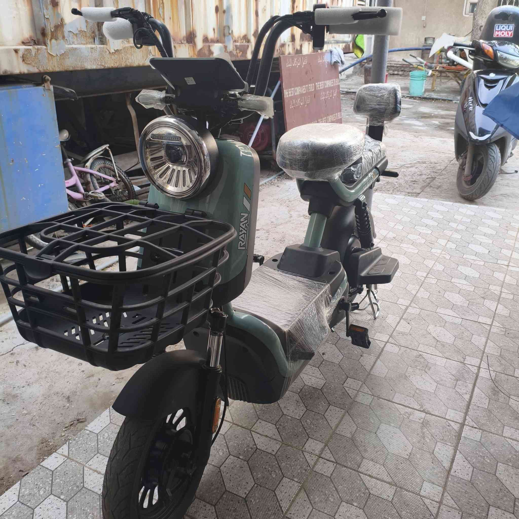 السلام عليكم للبيع دراجه شحن جديده جدا حجم 14 شركه الريان وع الفحص السعر 325 بيها مجال . الاستفسار الاتصال ع رقم .***********
